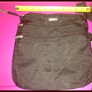 Baggallini small zip travel crossbody RFID NWOT